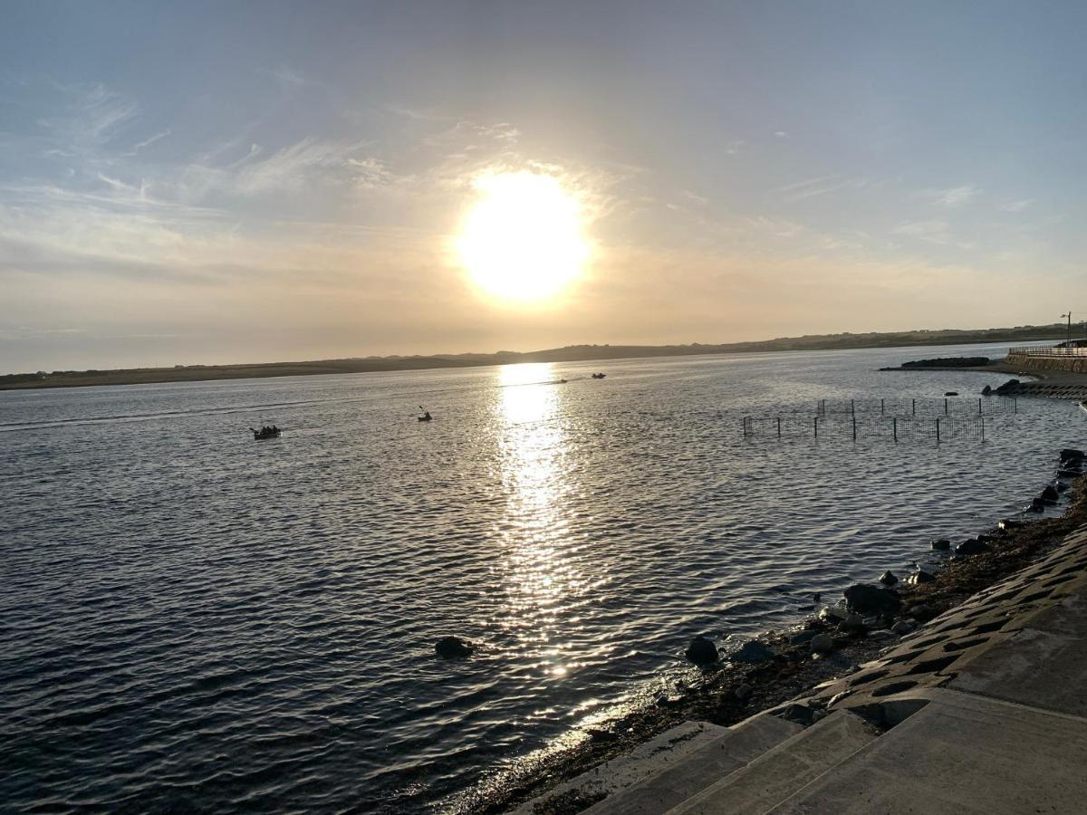 Seascape On The Edge Of Town: 4 Beds All Ensuite. Belmullet Exterior foto